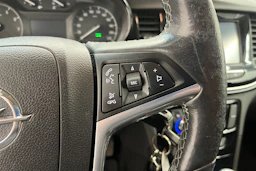 met. punainen Opel Mokka 2018 kuva 14.