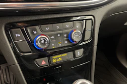 met. punainen Opel Mokka 2018 kuva 16.