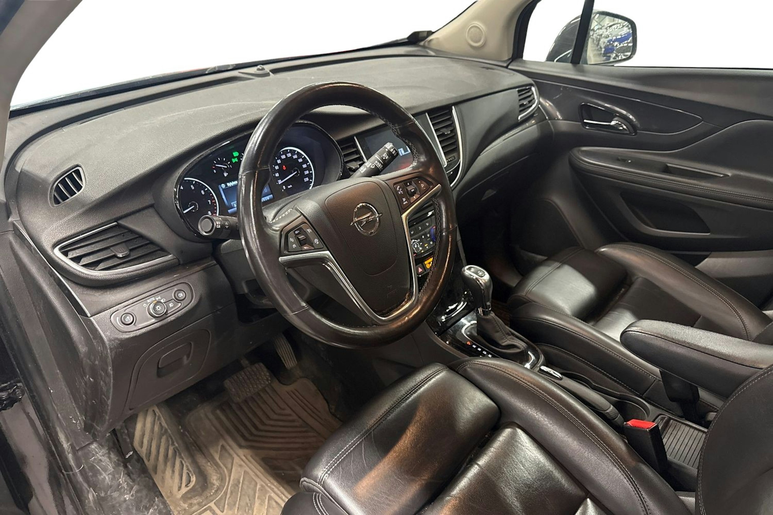 musta Opel Mokka 2018 kuva 3.