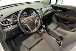 Valkoinen Opel Mokka 2018 kuva 6.