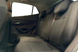 Valkoinen Opel Mokka 2018 kuva 8.