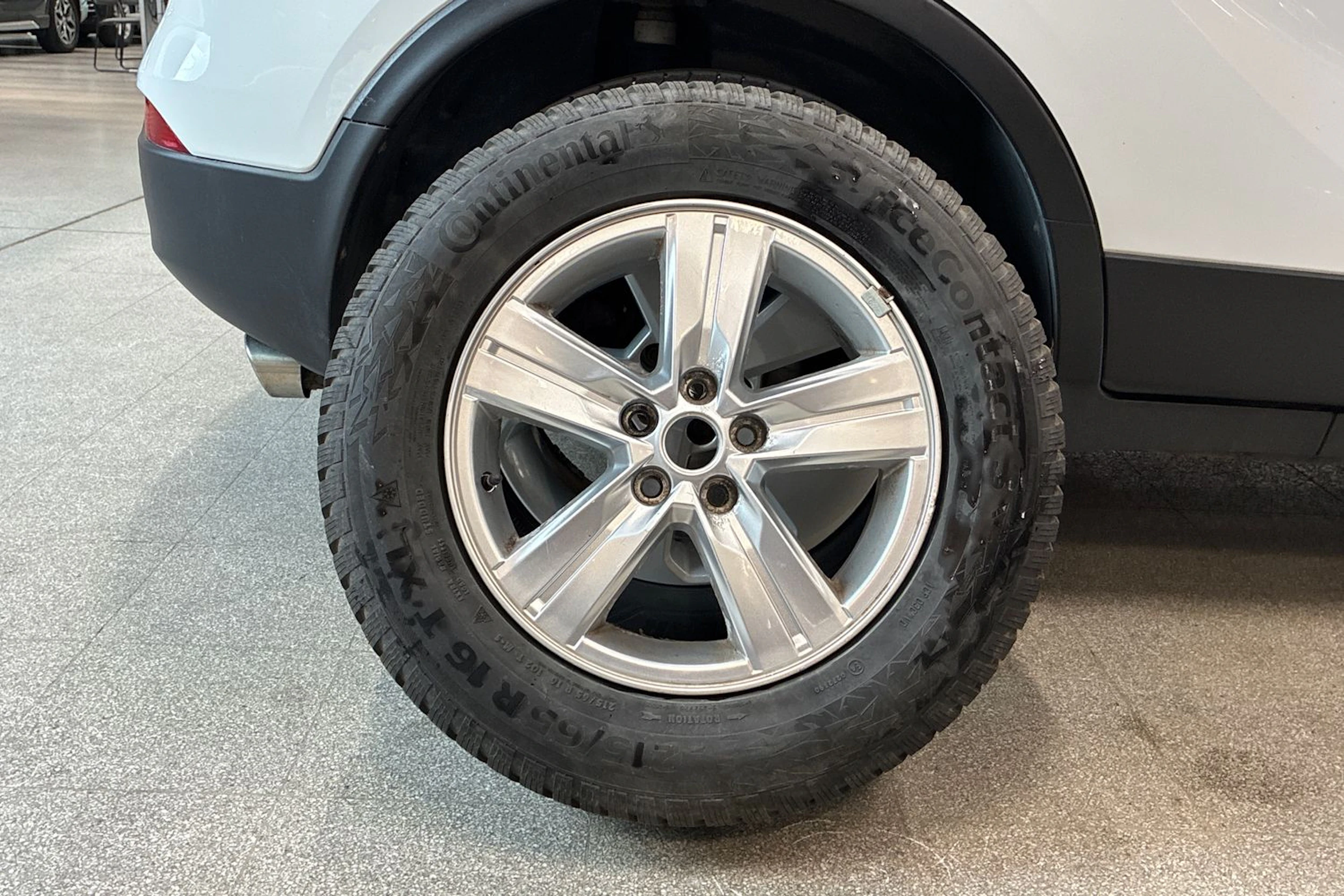 Valkoinen Opel Mokka 2018 kuva 10.