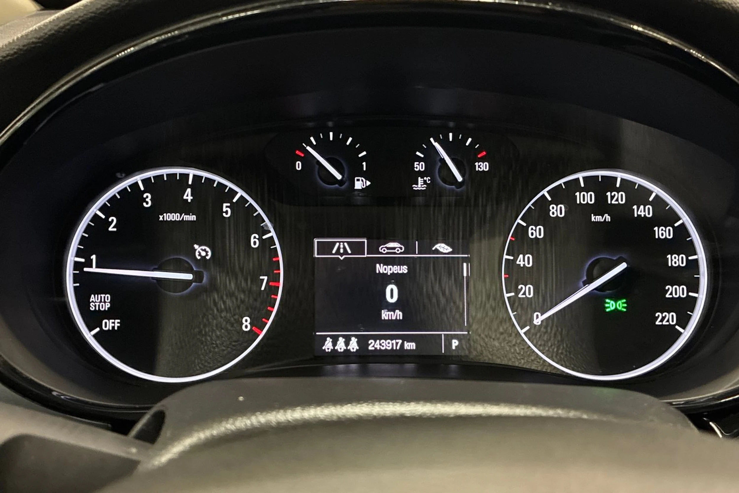 Valkoinen Opel Mokka 2018 kuva 12.