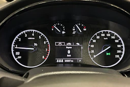 Valkoinen Opel Mokka 2018 kuva 12.