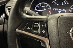 Valkoinen Opel Mokka 2018 kuva 13.