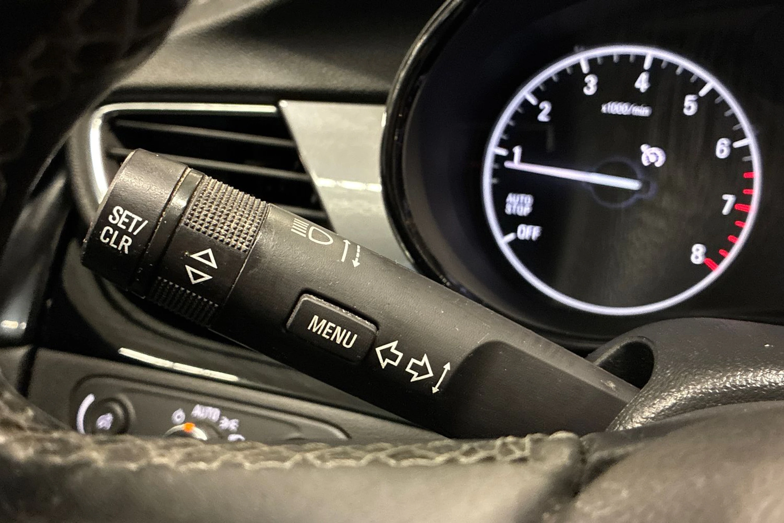 Valkoinen Opel Mokka 2018 kuva 15.