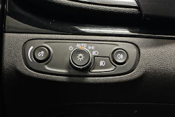 Valkoinen Opel Mokka 2018 kuva 16.