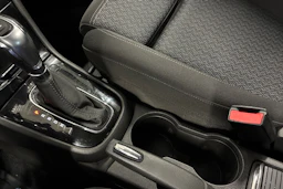 Valkoinen Opel Mokka 2018 kuva 18.