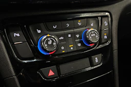 Valkoinen Opel Mokka 2018 kuva 19.