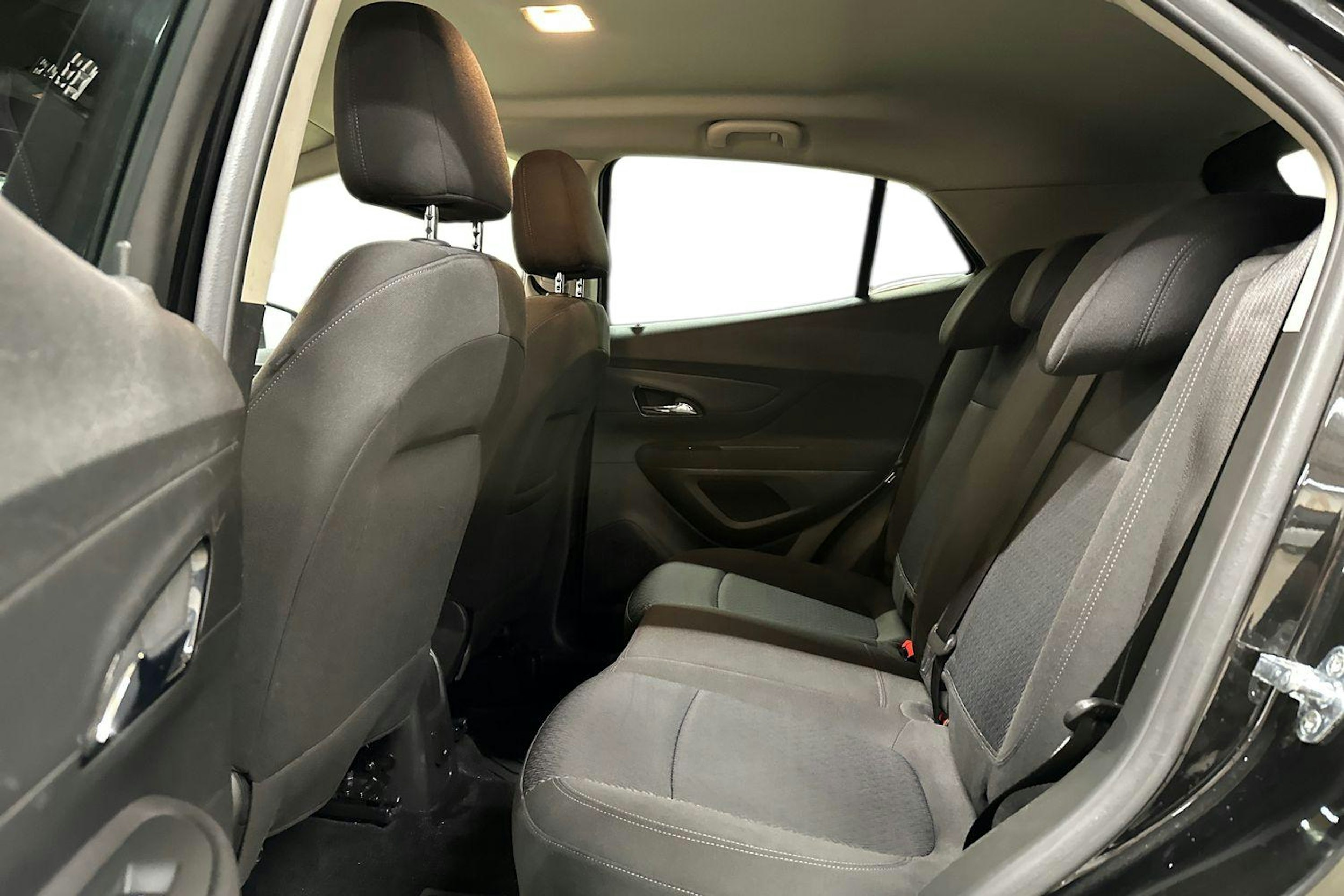 musta Opel Mokka 2019 kuva 10.