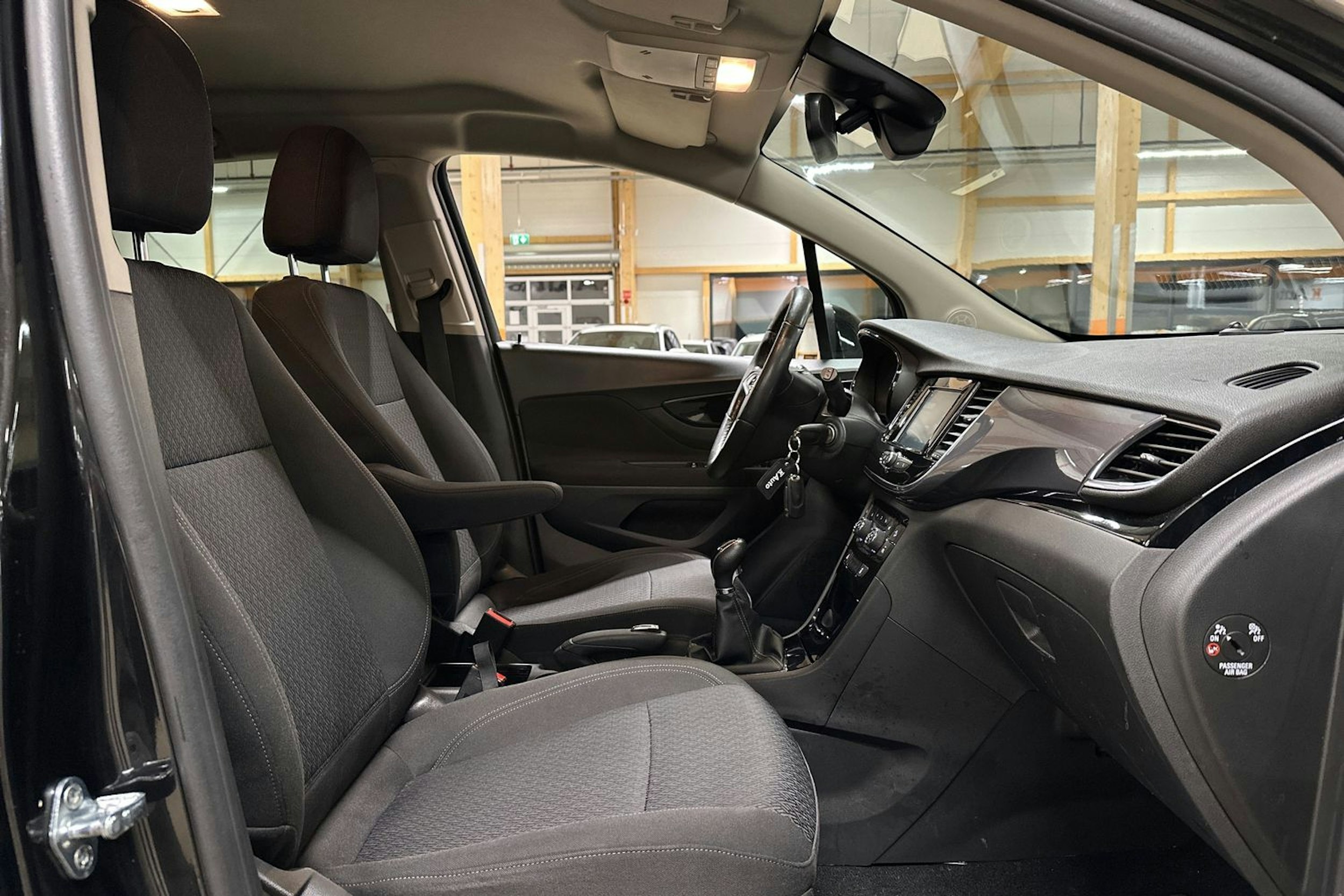 musta Opel Mokka 2019 kuva 14.