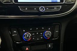 valkoinen Opel Mokka 2019 kuva 24.