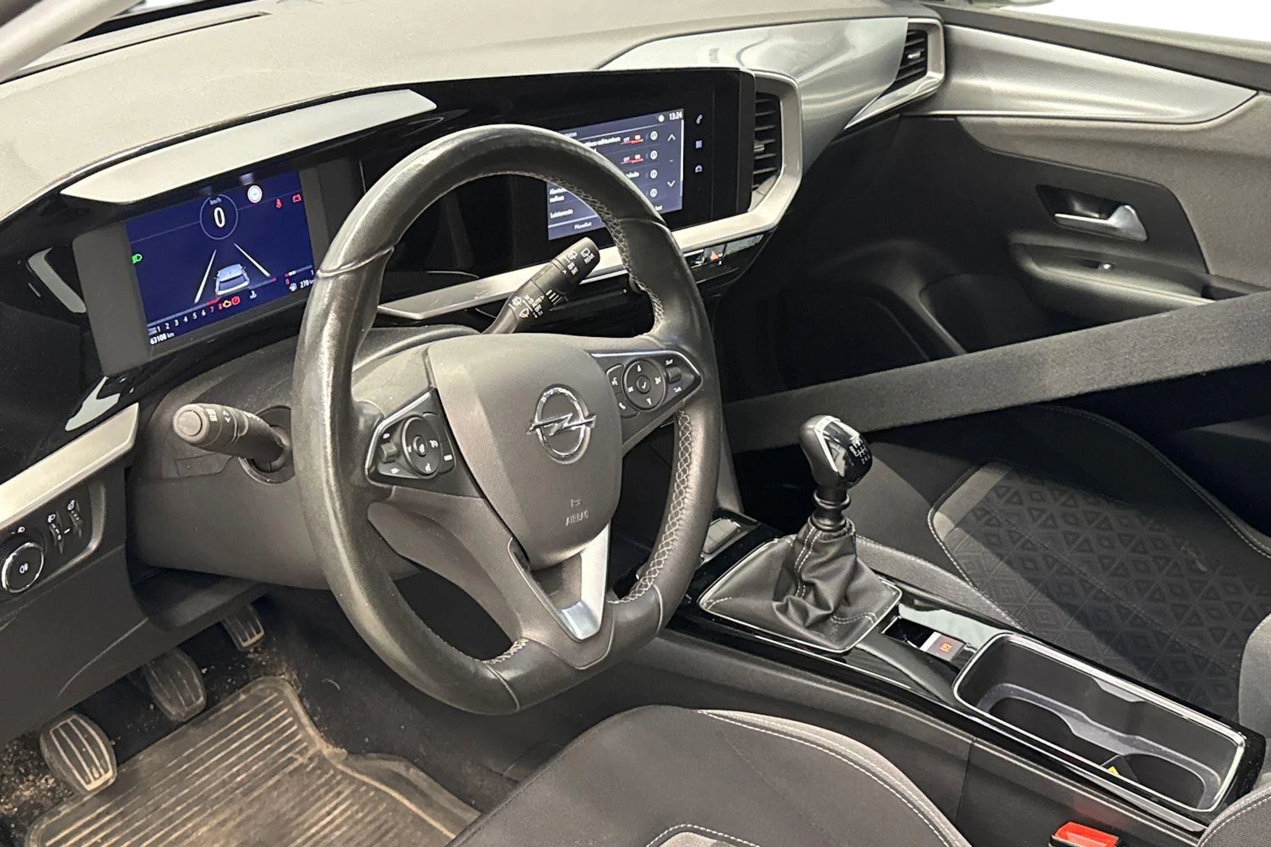 vihreä Opel Mokka 2021 kuva 3.