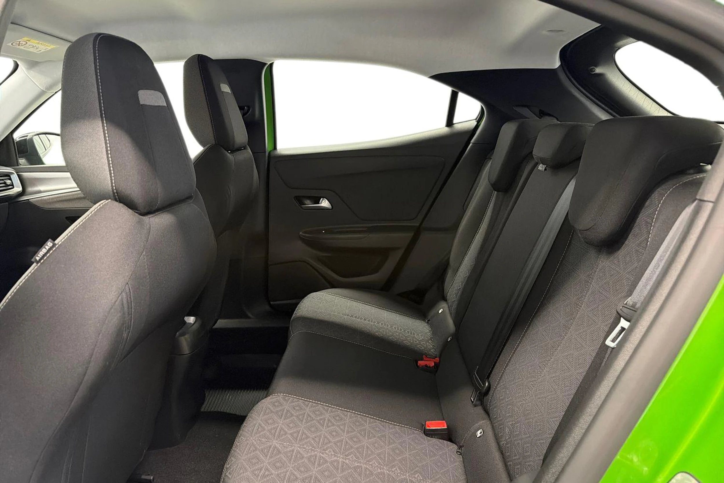 vihreä Opel Mokka 2021 kuva 8.
