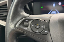 vihreä Opel Mokka 2021 kuva 14.
