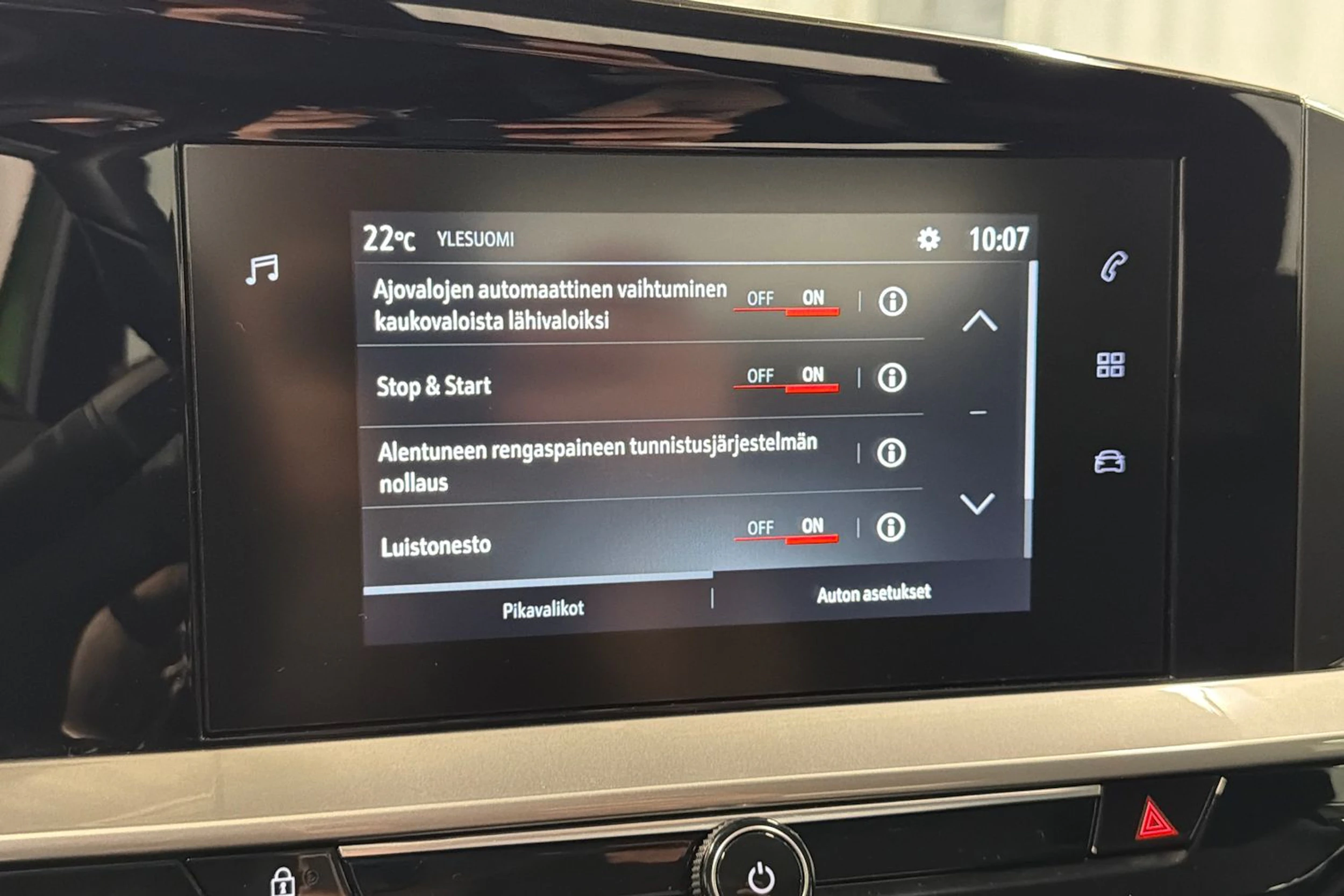 vihreä Opel Mokka 2021 kuva 18.