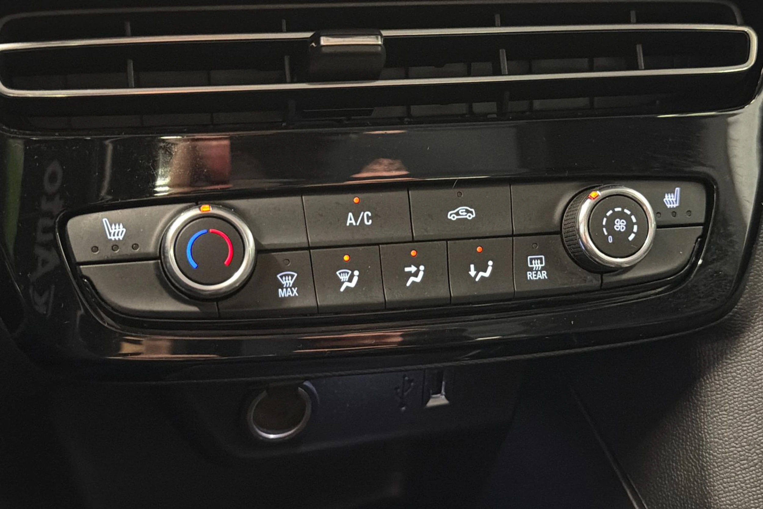 vihreä Opel Mokka 2021 kuva 19.
