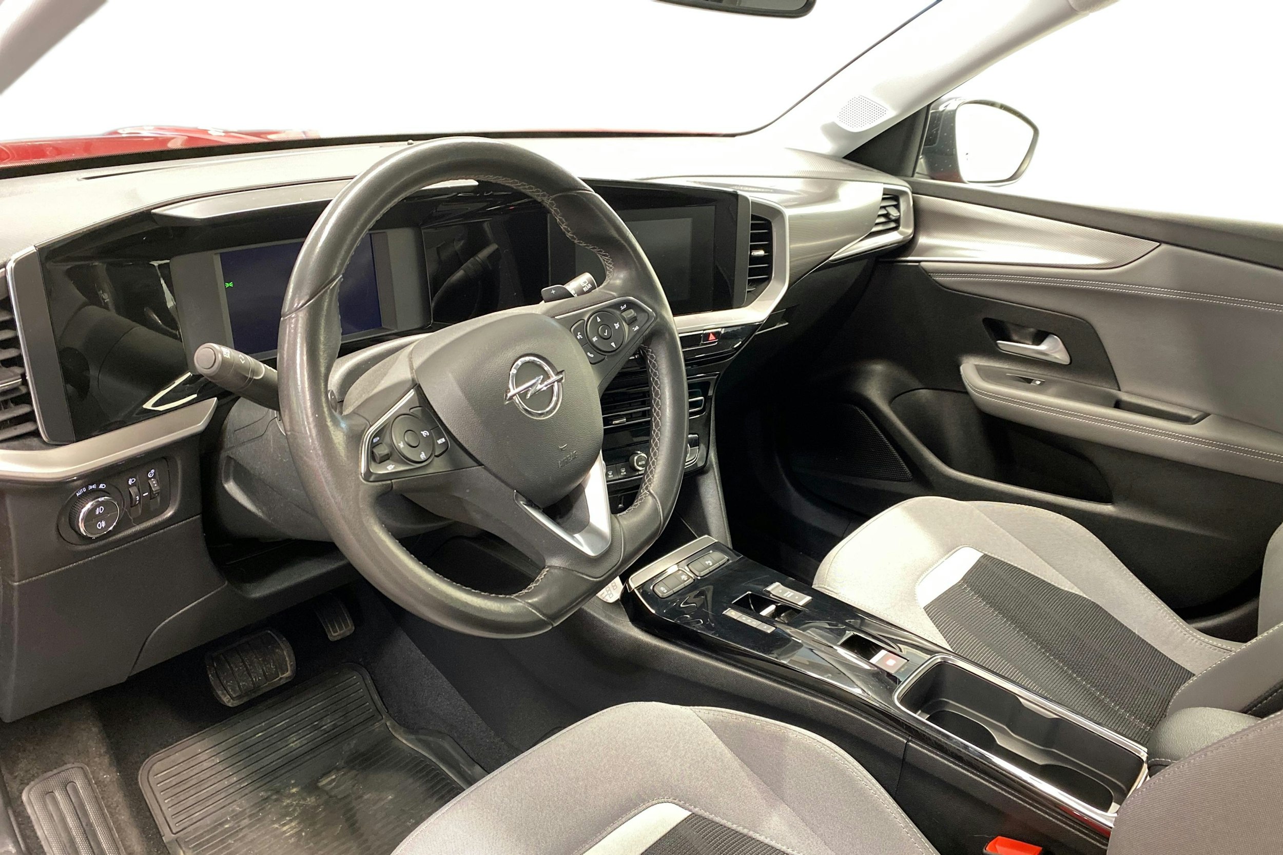 Punainen Opel Mokka 2021 kuva 7.