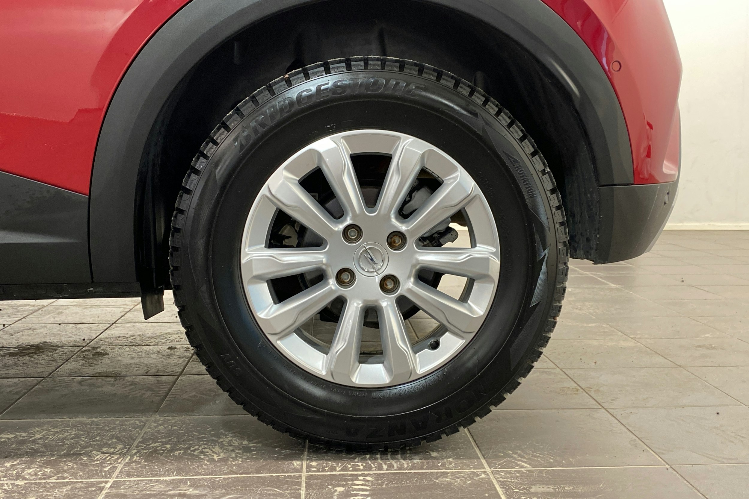 Punainen Opel Mokka 2021 kuva 13.