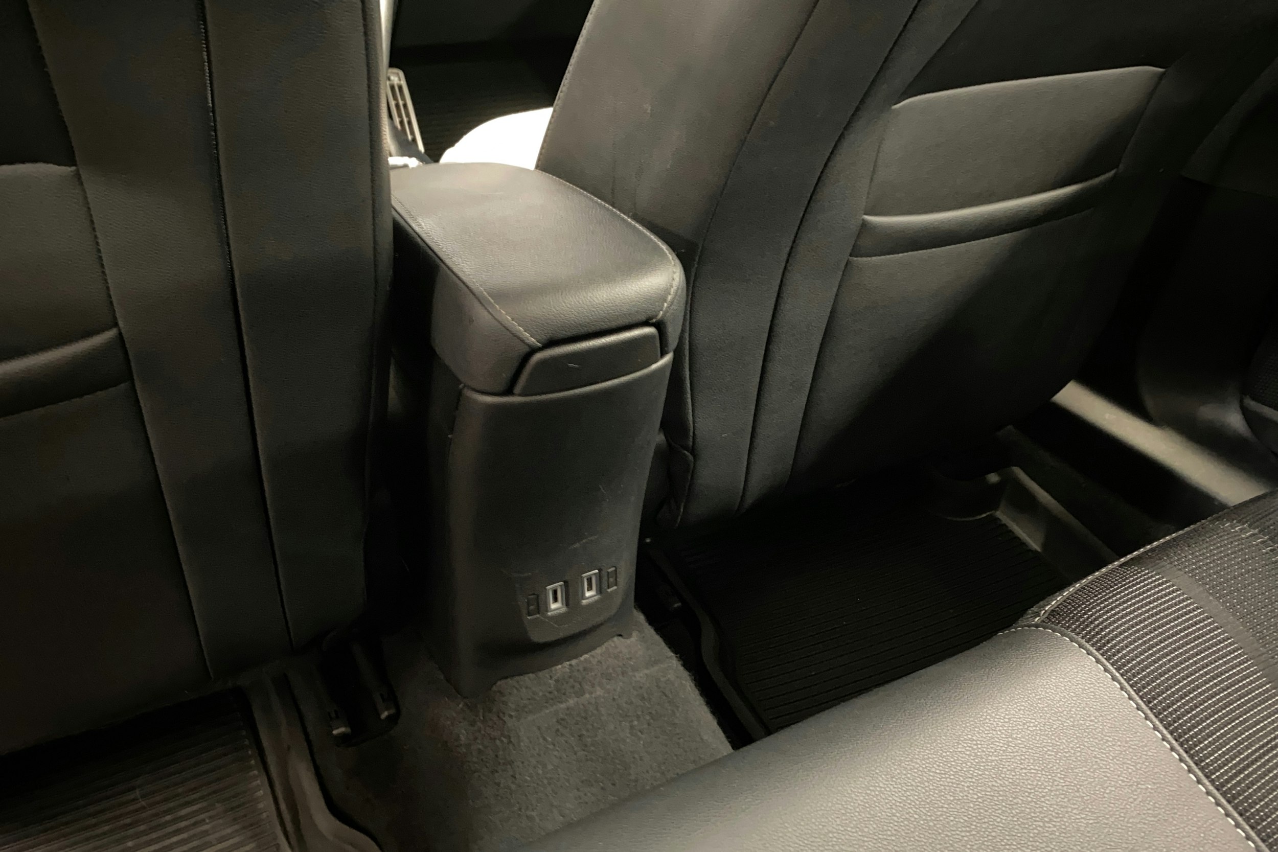 Punainen Opel Mokka 2021 kuva 20.