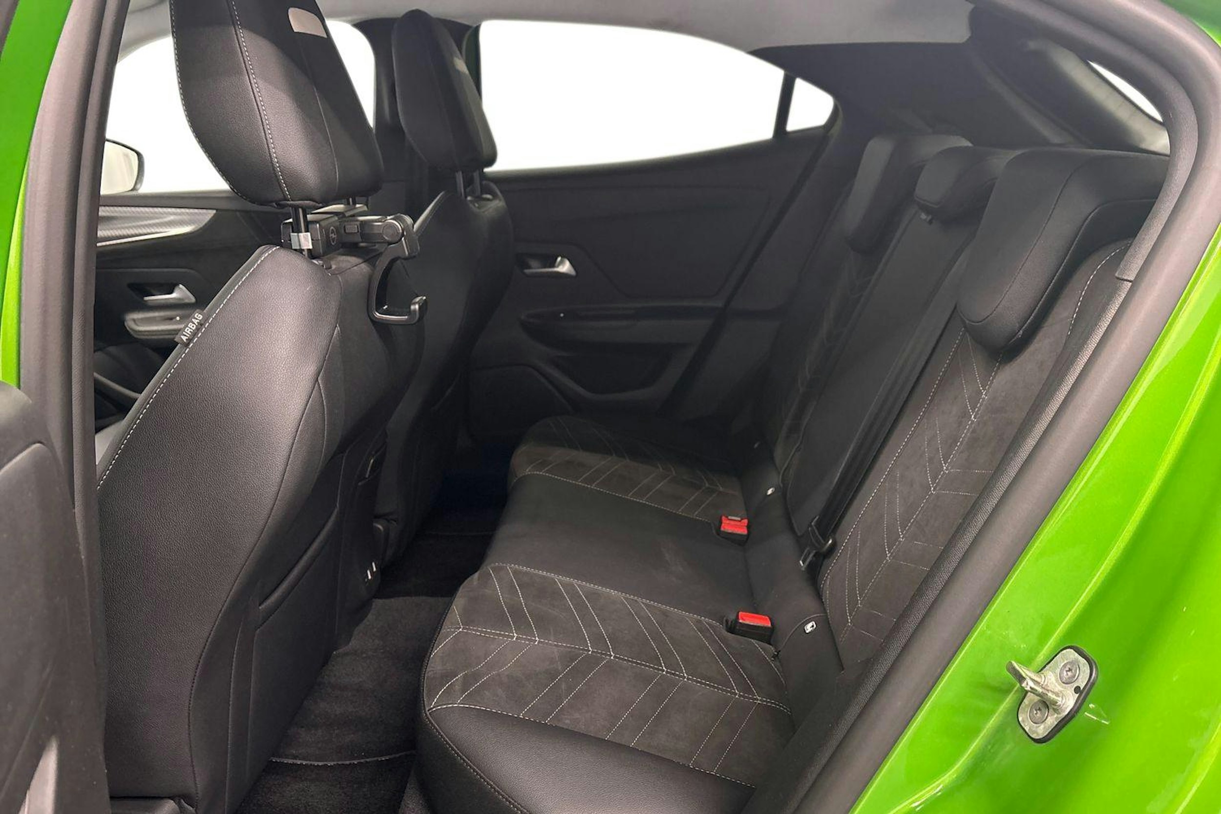 vihreä Opel Mokka 2021 kuva 10.