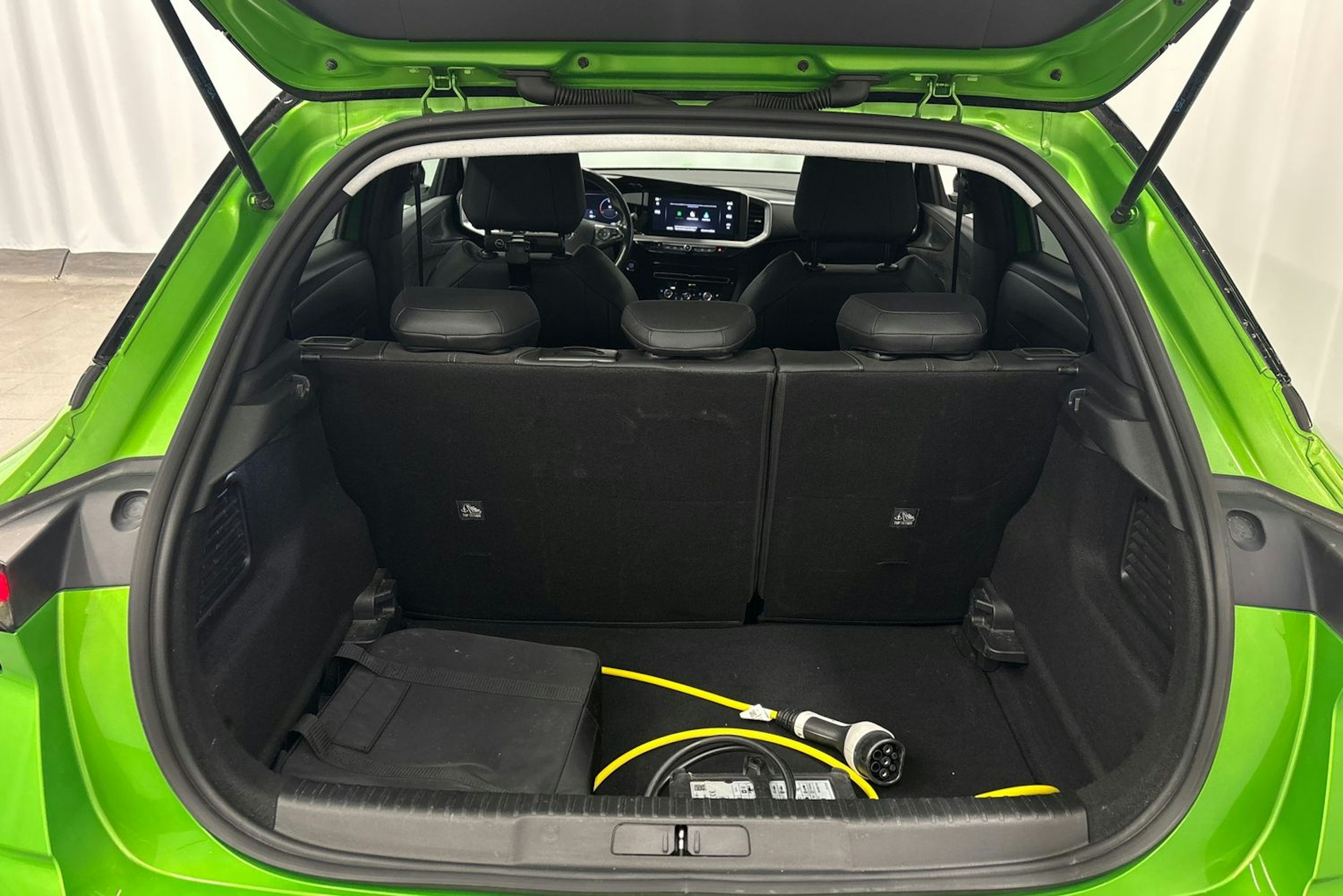 vihreä Opel Mokka 2021 kuva 16.