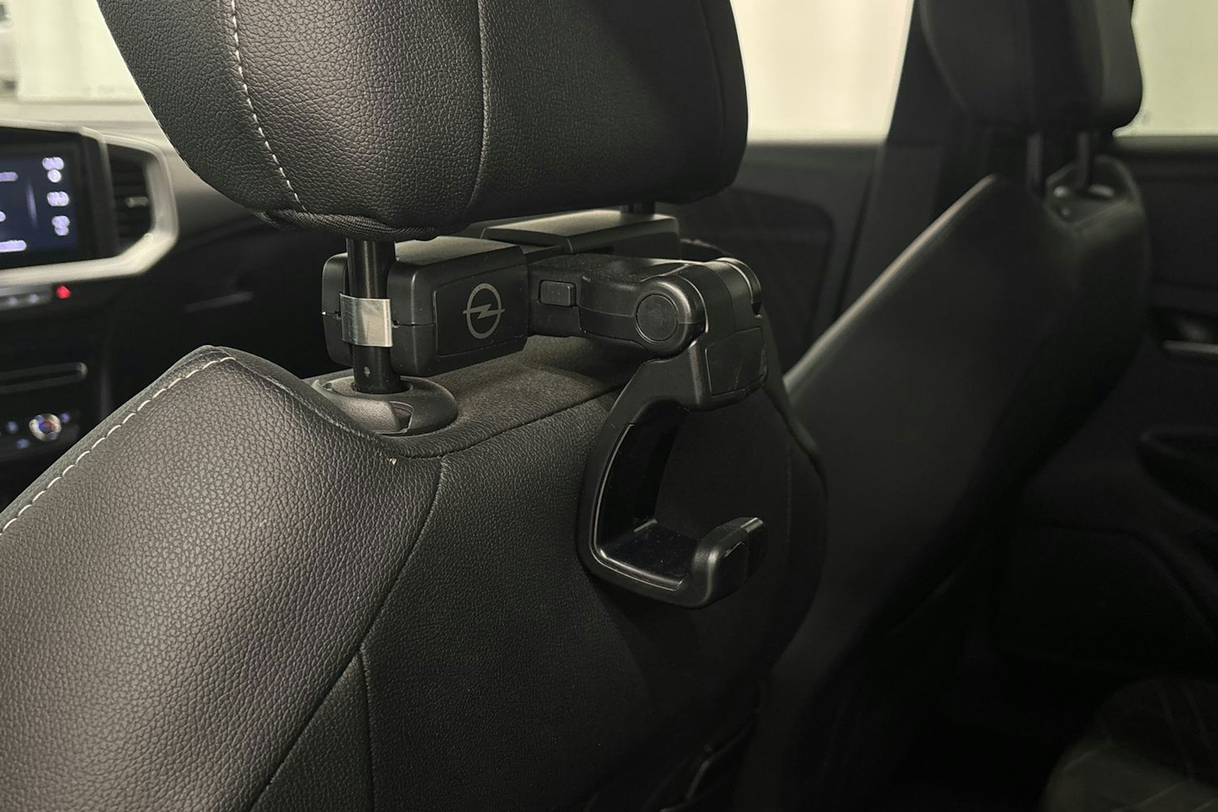 vihreä Opel Mokka 2021 kuva 18.