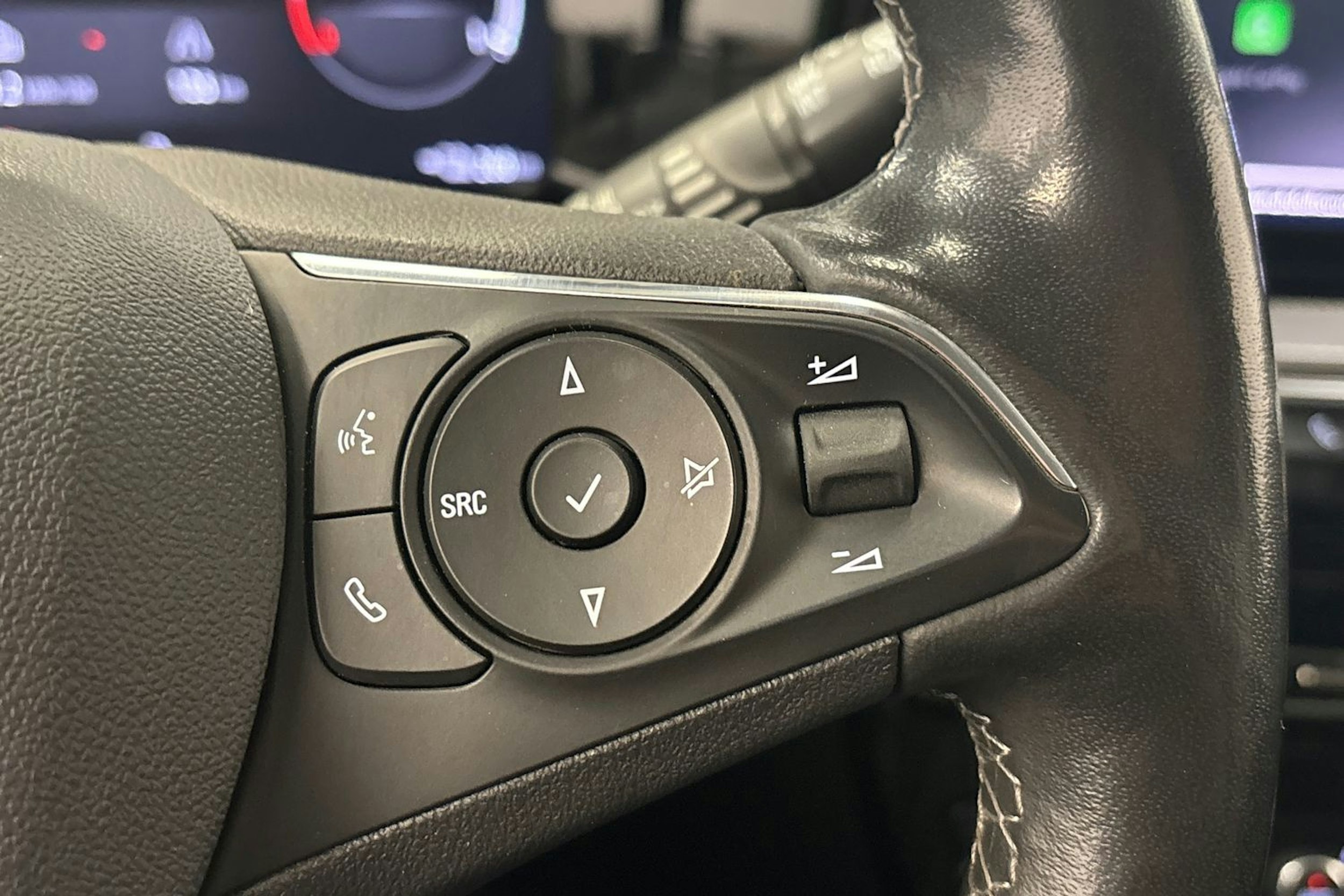 vihreä Opel Mokka 2021 kuva 22.