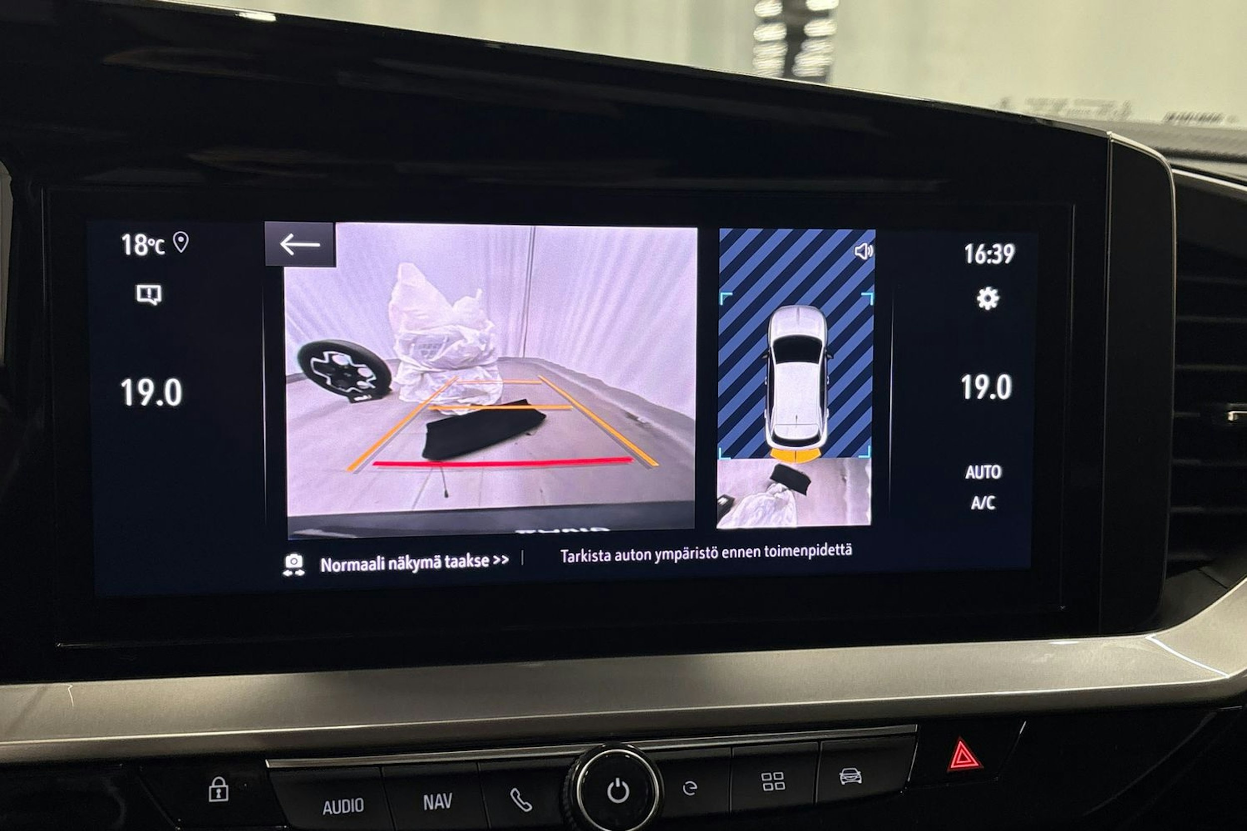 vihreä Opel Mokka 2021 kuva 26.