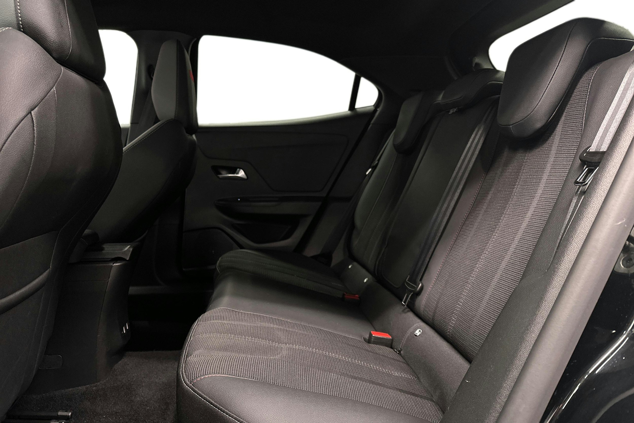 musta Opel Mokka 2022 kuva 10.