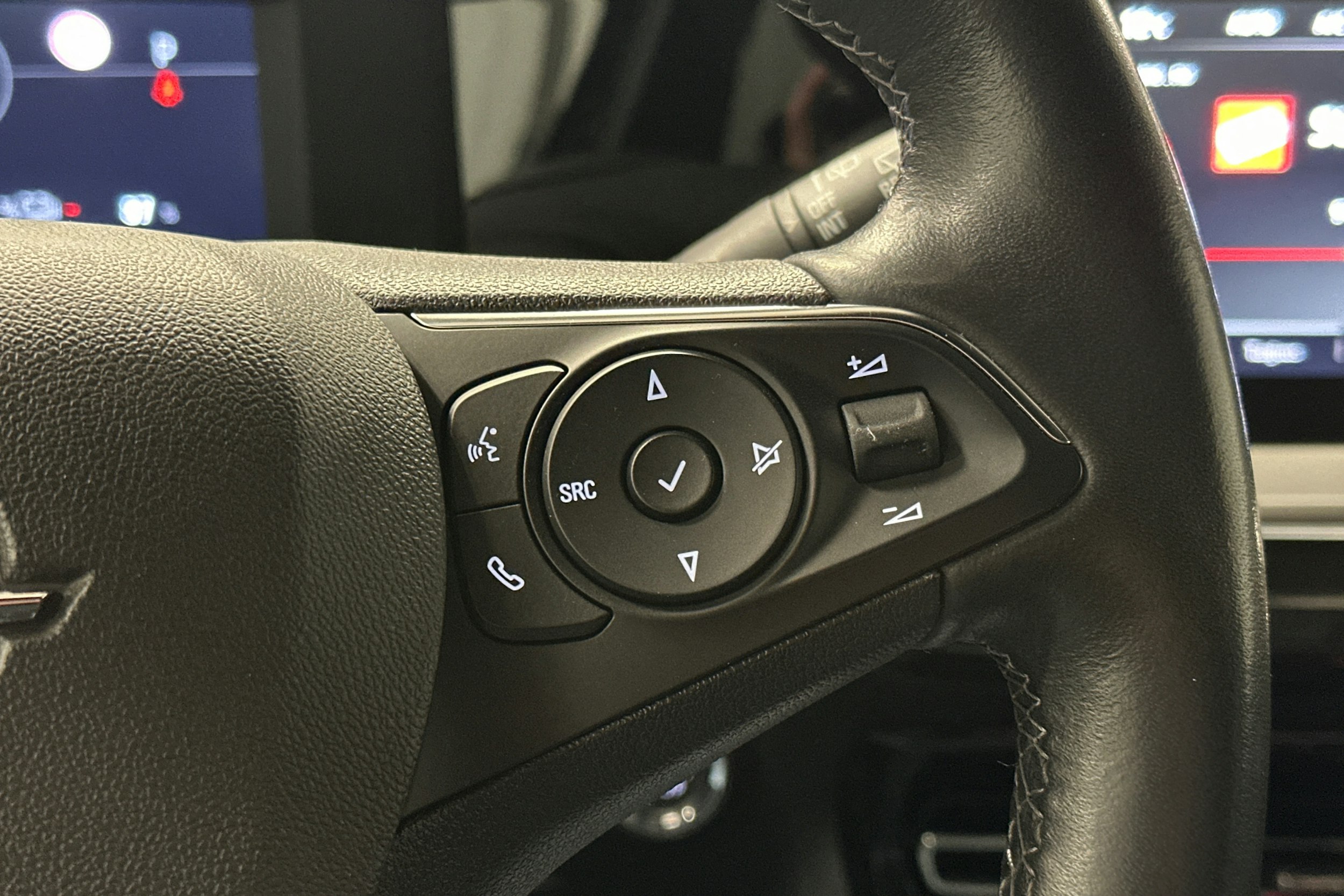 musta Opel Mokka 2022 kuva 18.