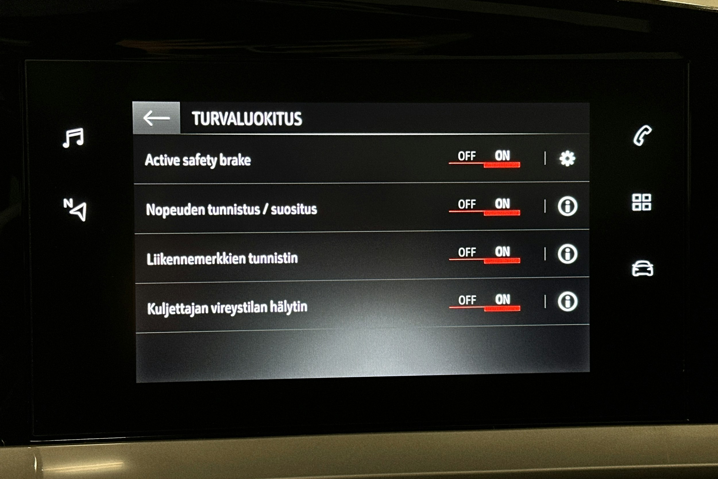 musta Opel Mokka 2022 kuva 22.