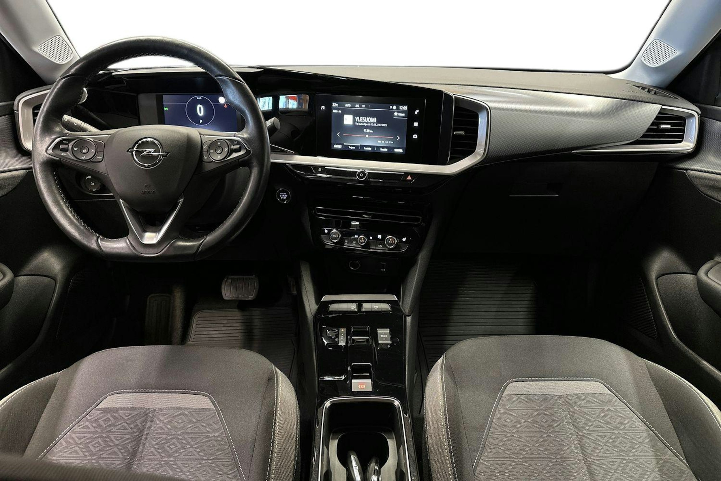 sininen Opel Mokka 2022 kuva 11.