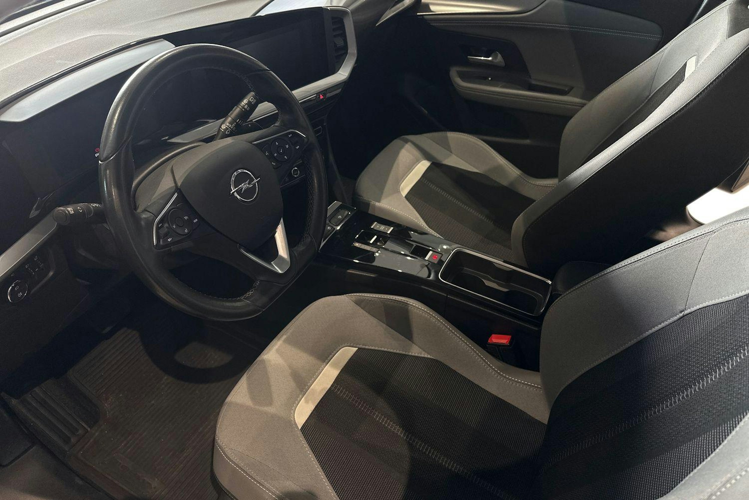 musta Opel Mokka 2022 kuva 6.