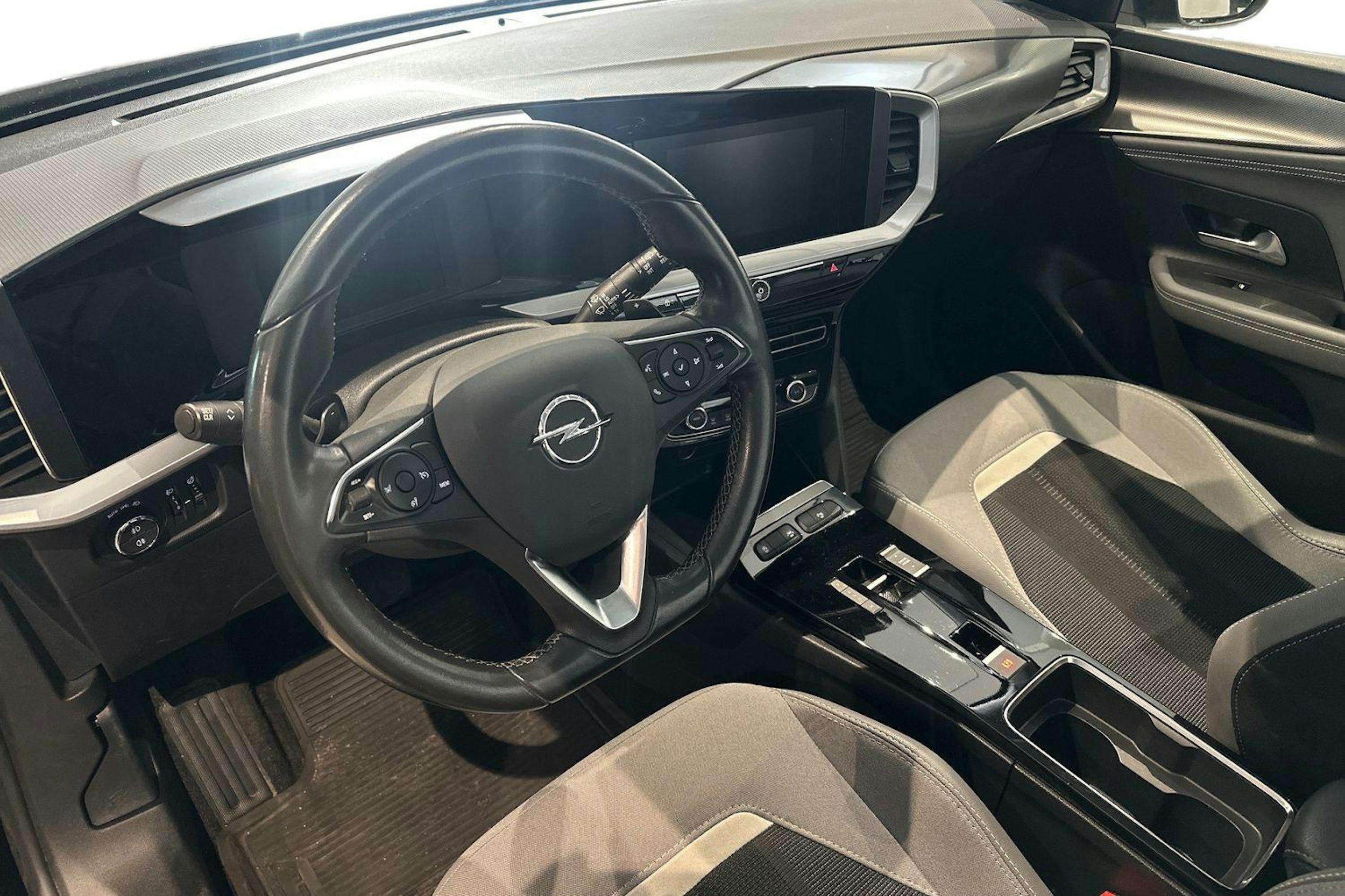 musta Opel Mokka 2022 kuva 7.