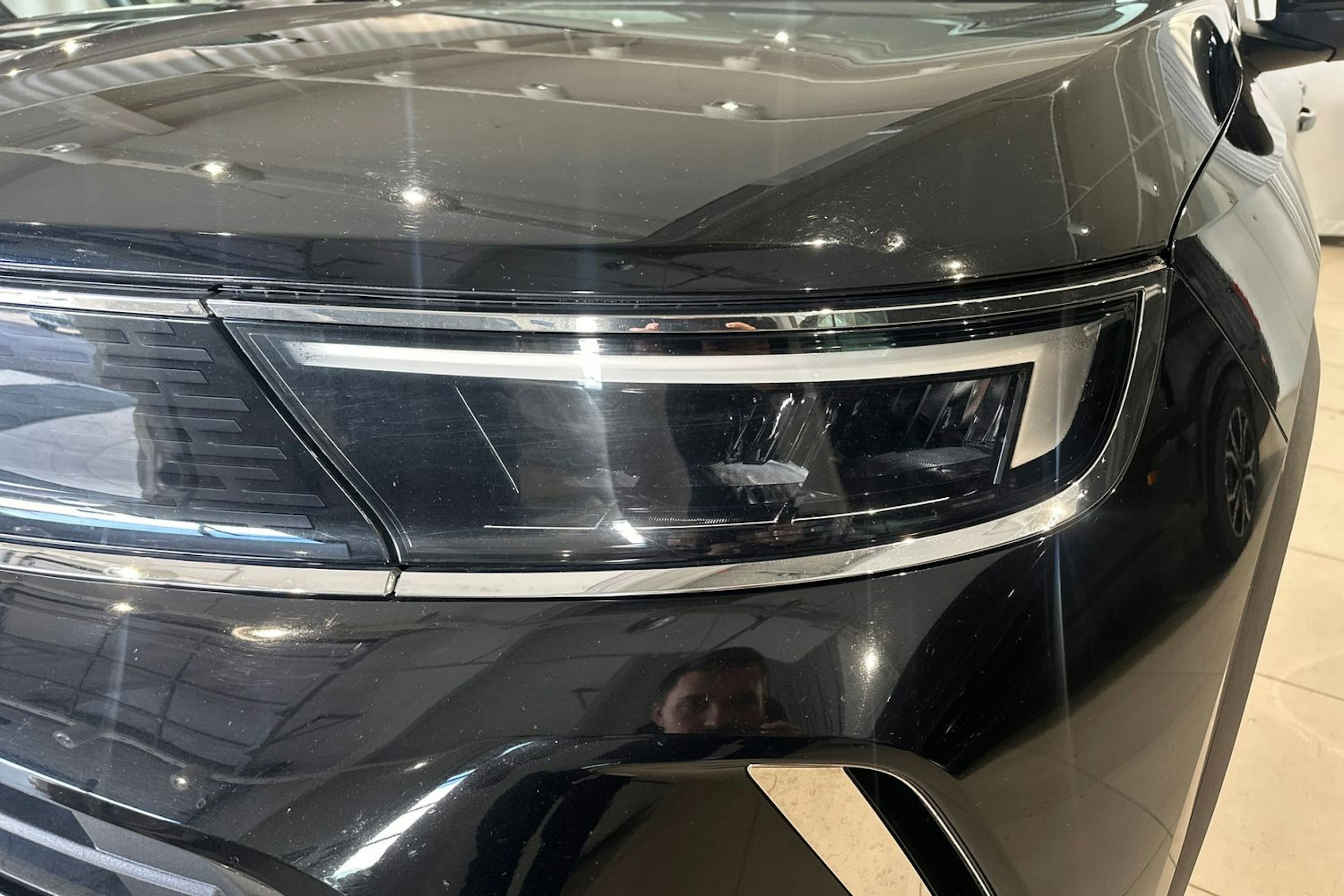musta Opel Mokka 2022 kuva 13.