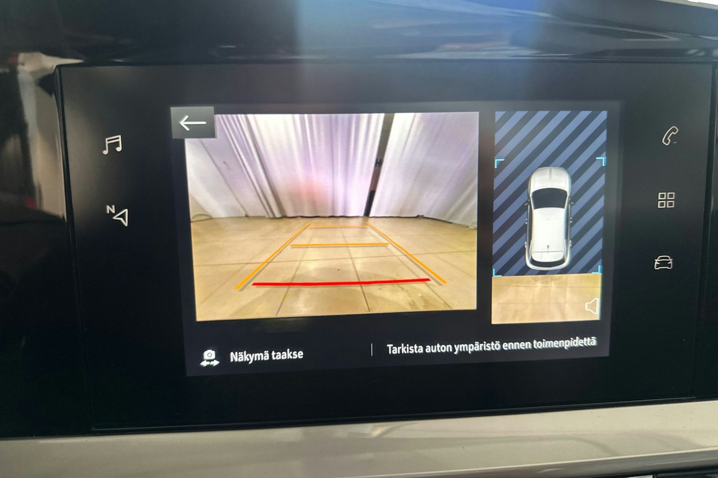 musta Opel Mokka 2022 kuva 17.