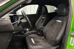 vihreä Opel Mokka 2023 kuva 16.