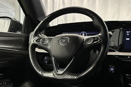 vihreä Opel Mokka 2023 kuva 17.