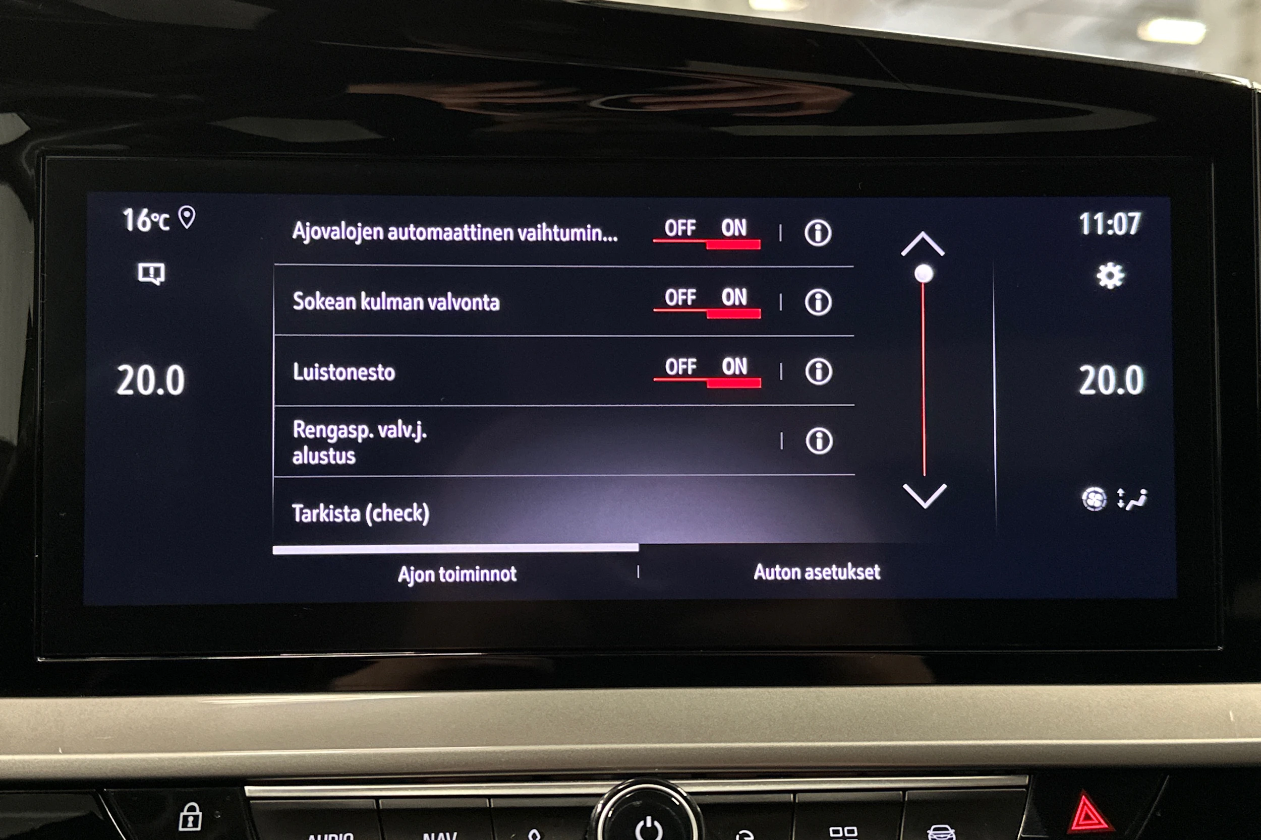 vihreä Opel Mokka 2023 kuva 23.