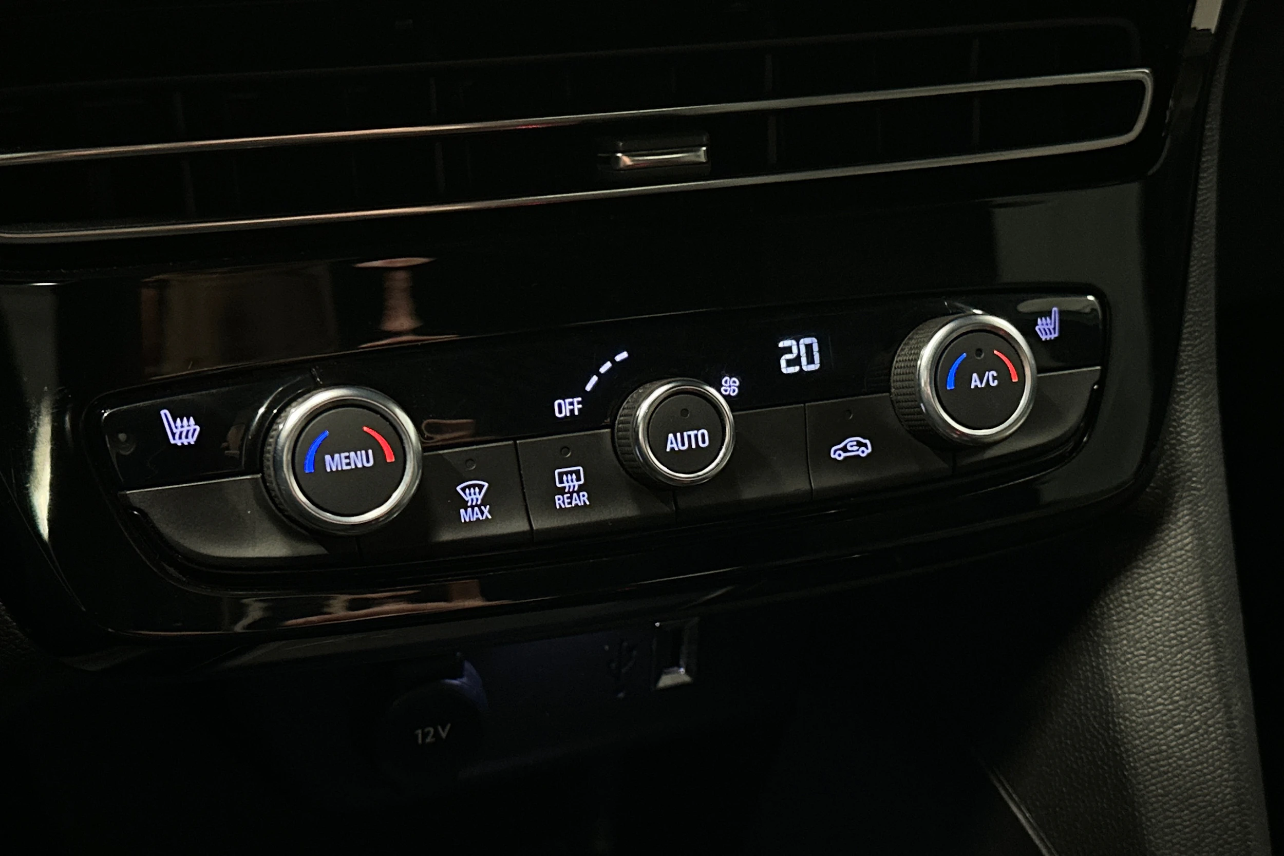 vihreä Opel Mokka 2023 kuva 25.