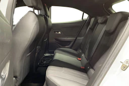 valkoinen Opel Mokka-e 2021 kuva 8.