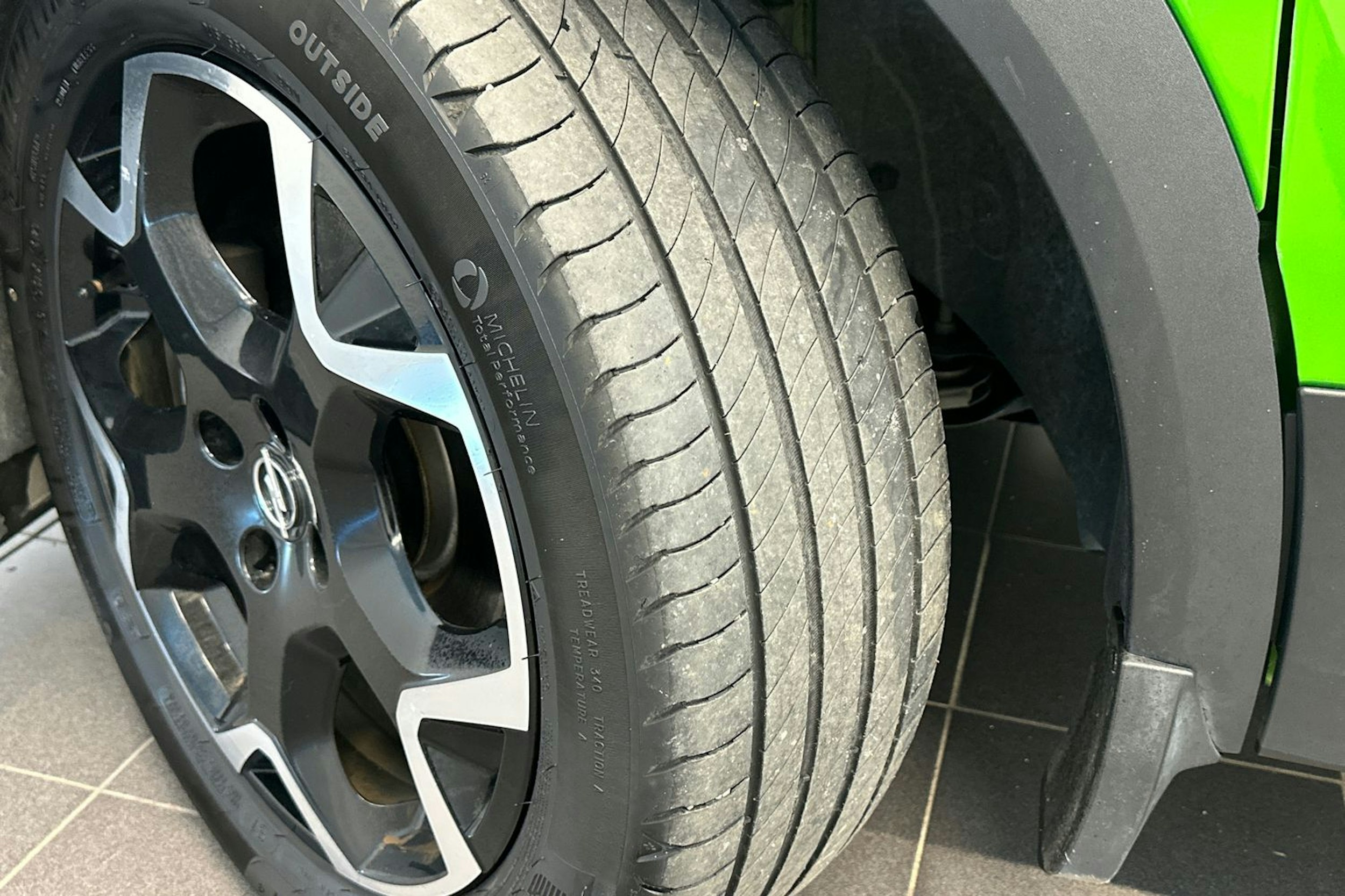 vihreä Opel Mokka-e 2021 kuva 13.