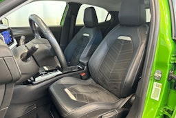 vihreä Opel Mokka-e 2021 kuva 14.