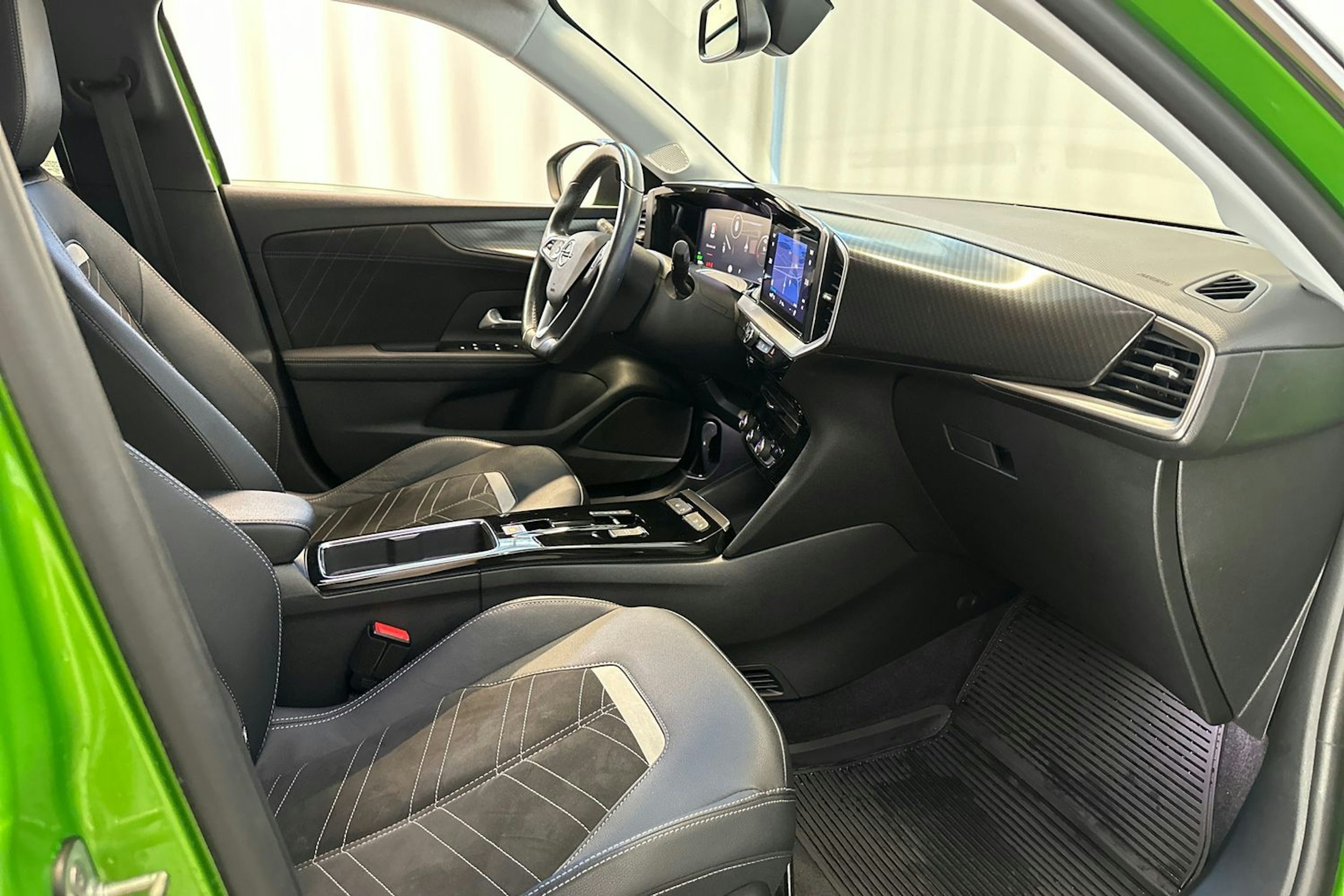 vihreä Opel Mokka-e 2021 kuva 15.