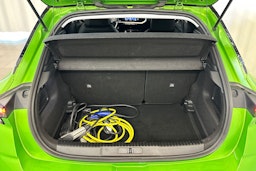 vihreä Opel Mokka-e 2021 kuva 17.