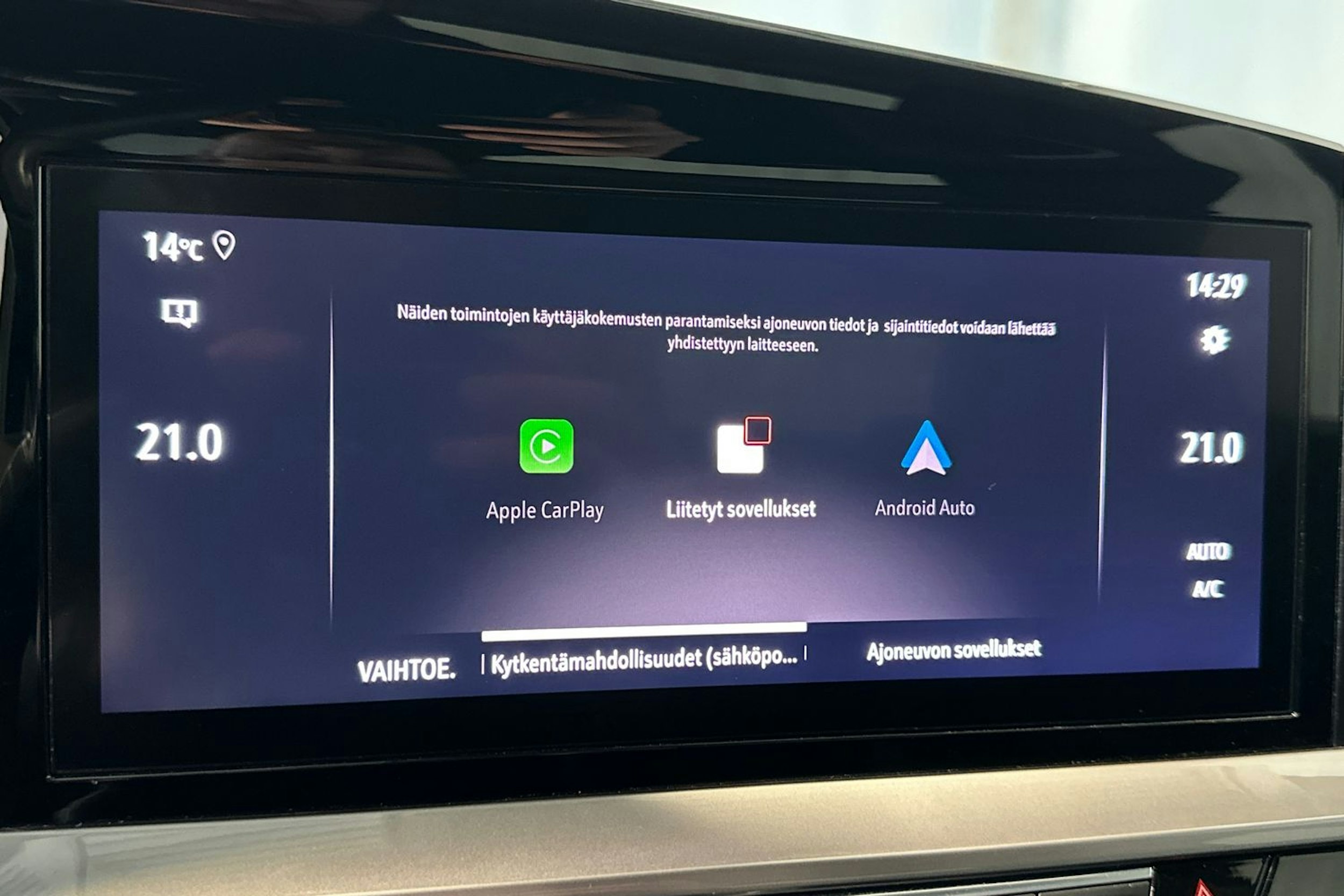 vihreä Opel Mokka-e 2021 kuva 22.