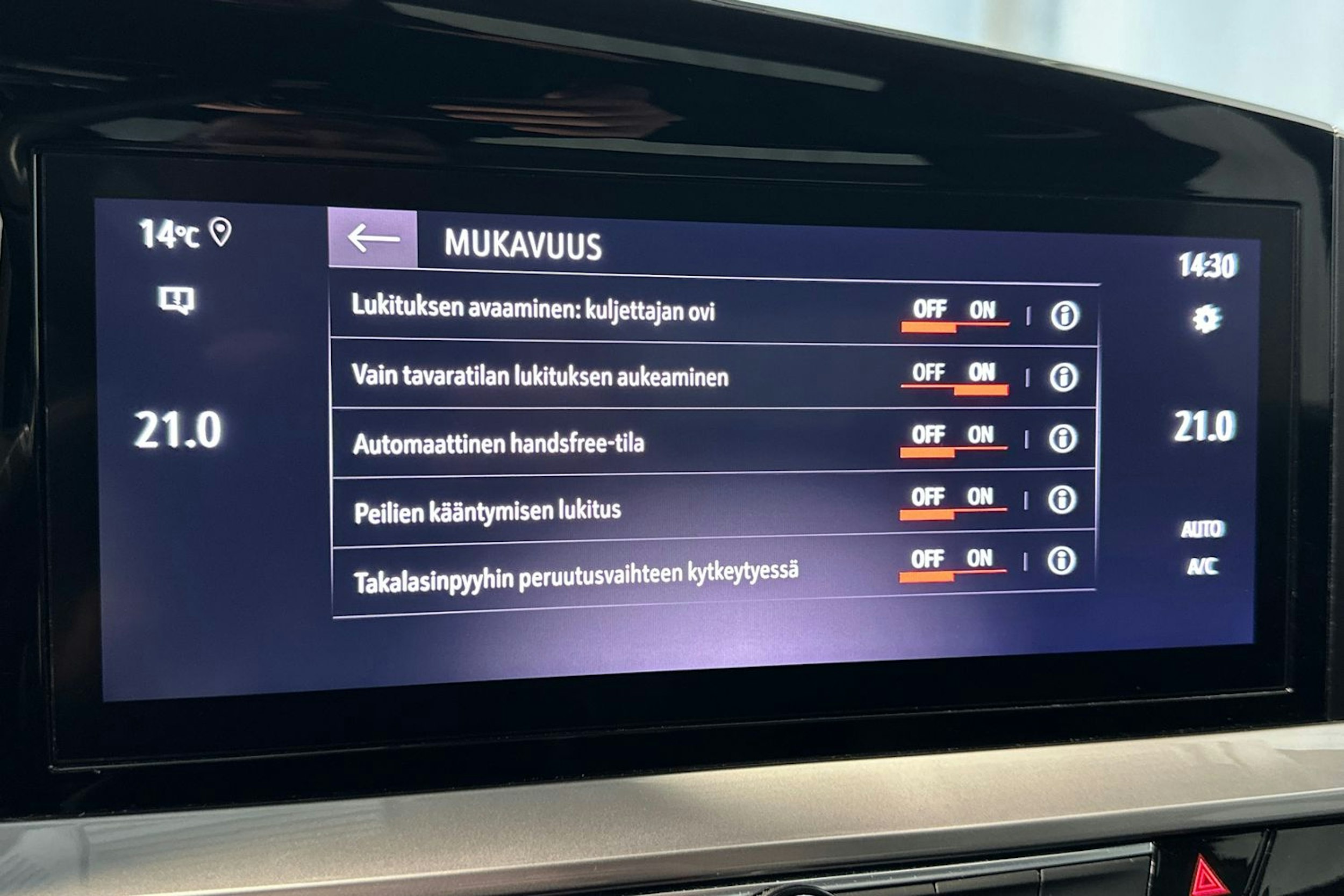 vihreä Opel Mokka-e 2021 kuva 24.