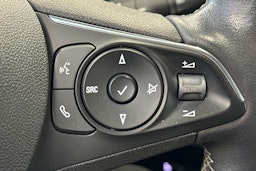 vihreä Opel Mokka-e 2021 kuva 32.