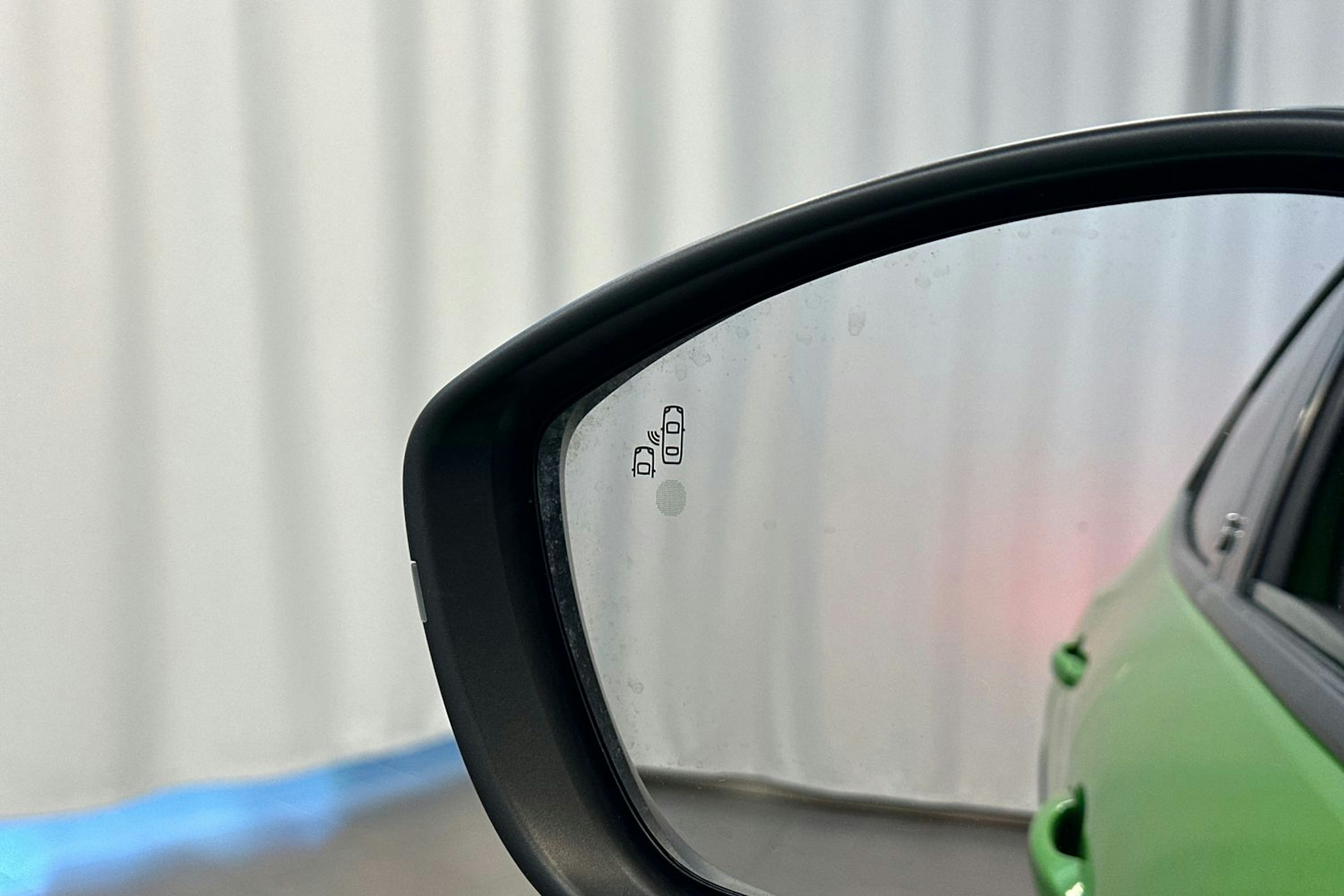 vihreä Opel Mokka-e 2021 kuva 33.